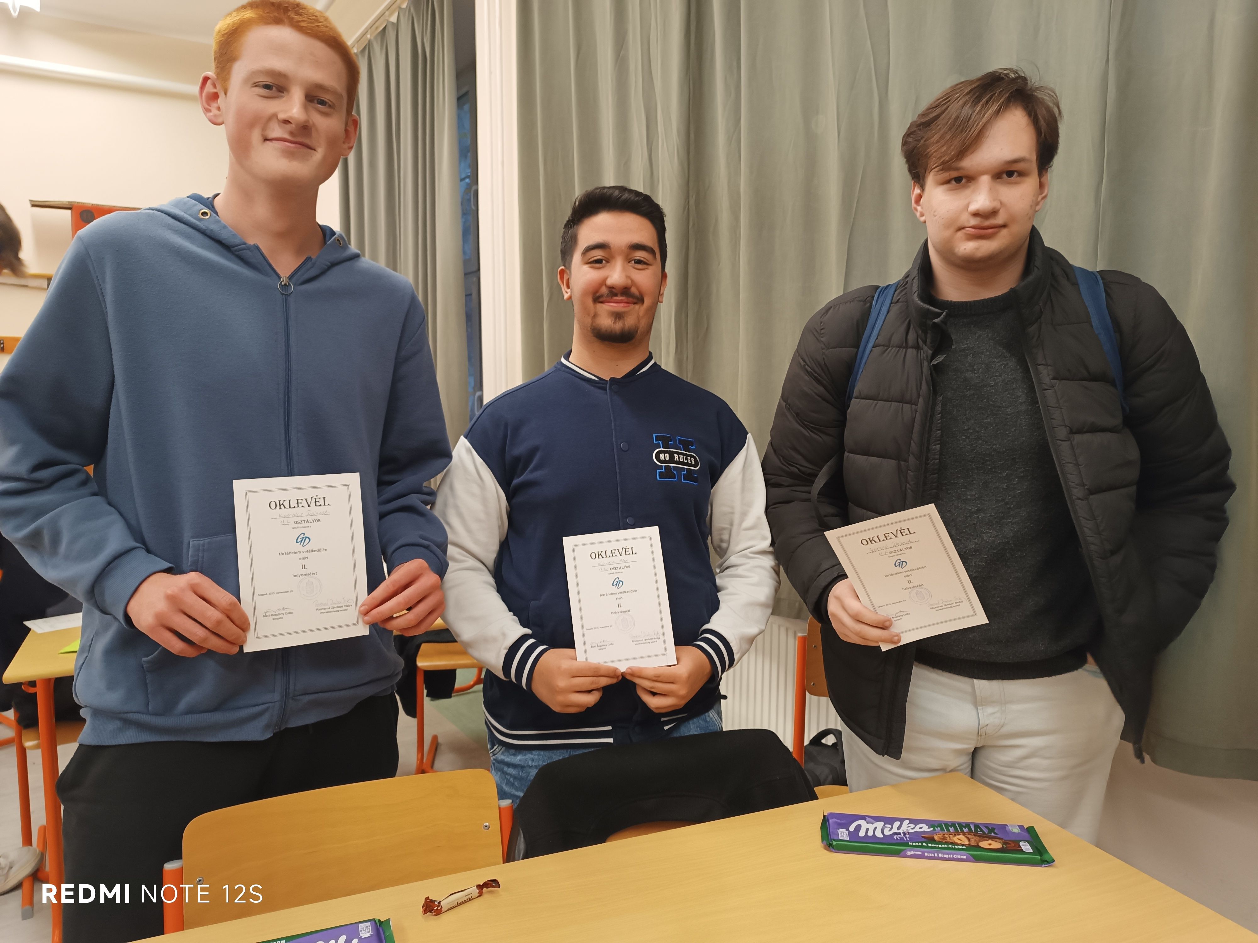 2. helyezett csapat.jpg