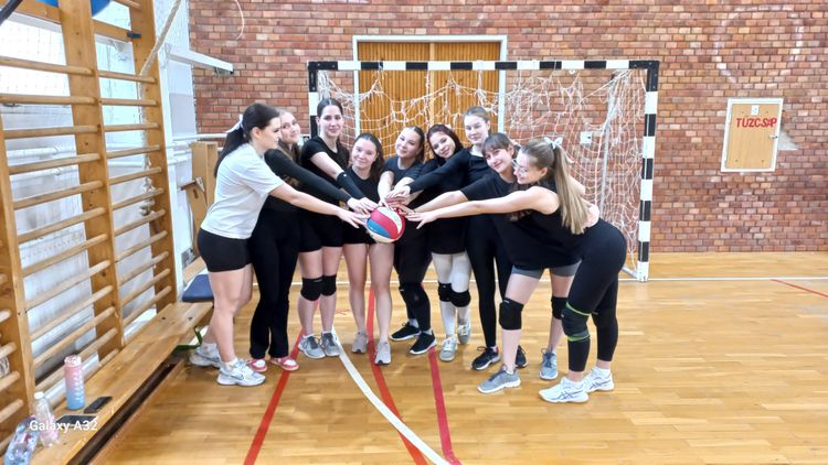 Röplabda edzőmérkőzés a KZS-vel