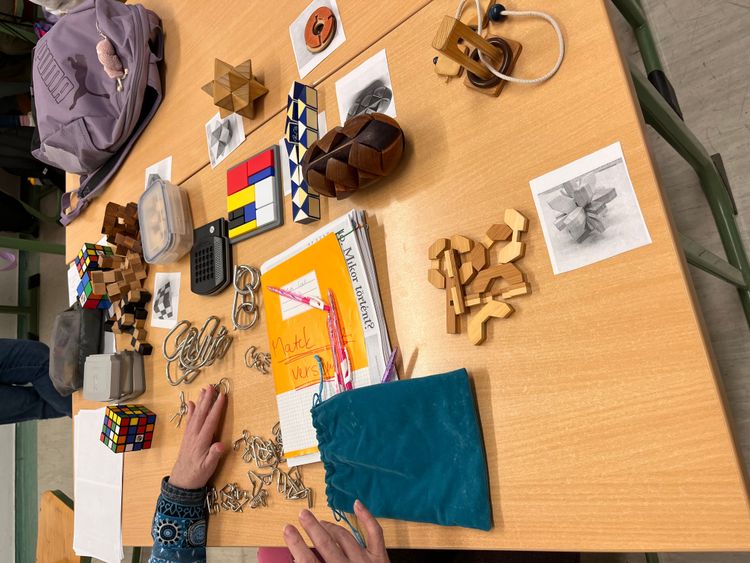 Ördöglakat és logikai játékok verseny